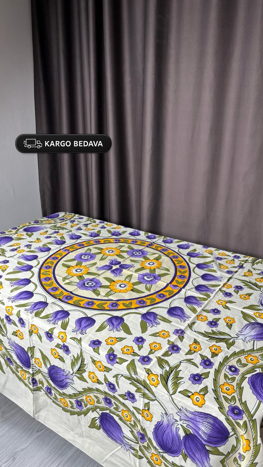 Lale Desenli Kare Masa Örtüsü