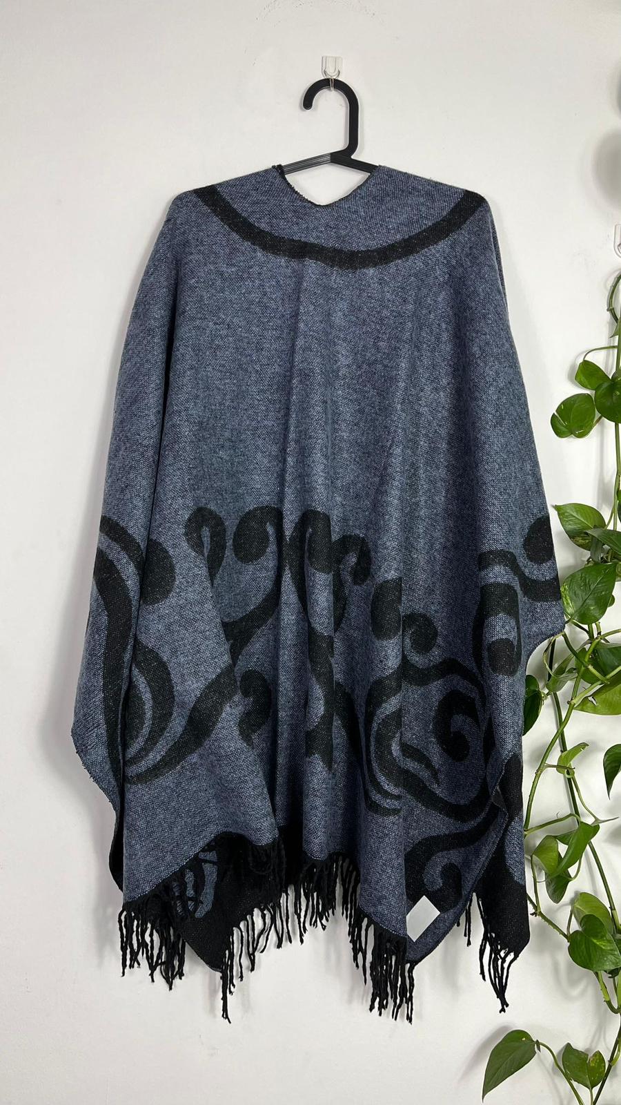 Indigo Mavi Çift Taraflı Yünlü Desenli Kadın Panço