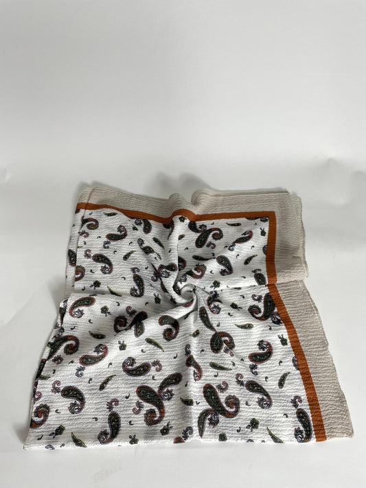 Beyaz Zemin Paisley Desenli Yazma - Krem