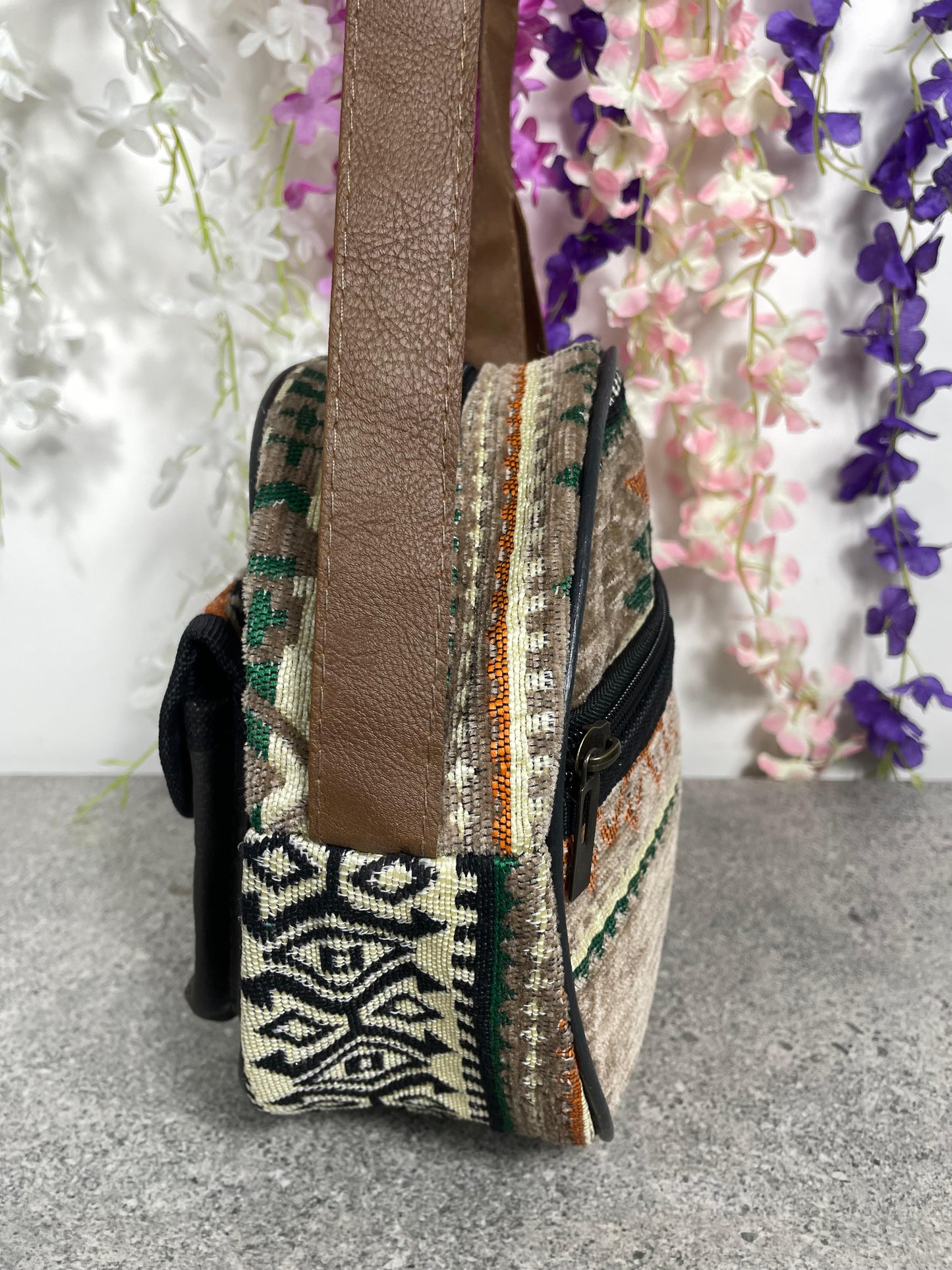 Etnik Desenli Yuvarlak Kilim Çanta