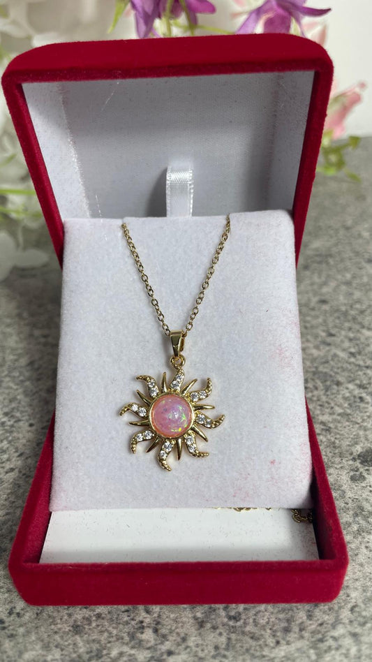 Güneş Figürlü Kolye – Kadife Kutulu Kadın Kolye