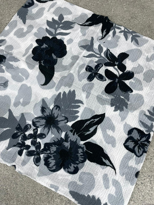 Siyah Gri Çiçek Desenli Kraş Dokulu Yazma