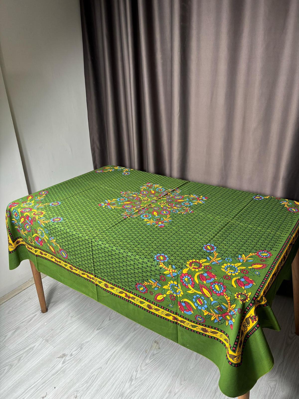 Etnik Desenli Yeşil Kare Masa Örtüsü – Pamuklu 170×170 cm