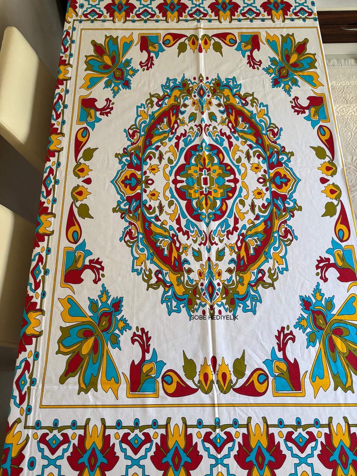 Beyaz Etnik Motifli Dikdörtgen Masa Örtüsü – 230×175 cm