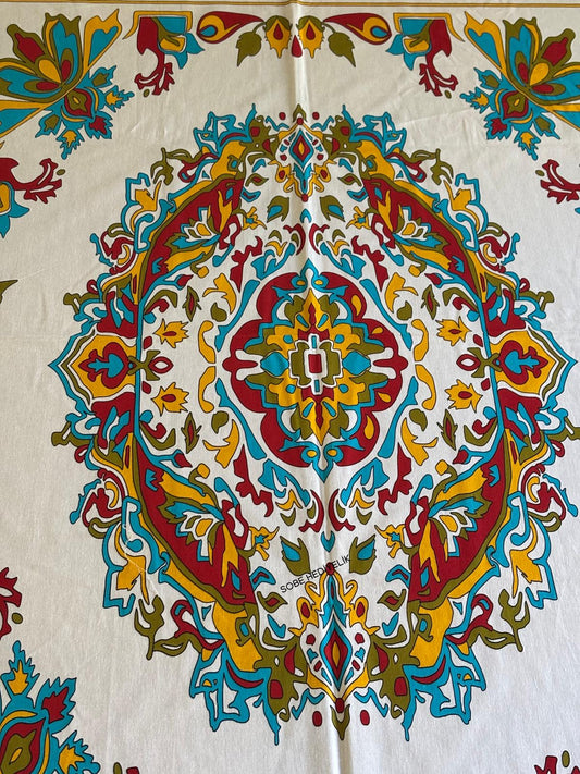 Beyaz Etnik Motifli Dikdörtgen Masa Örtüsü – 230×175 cm