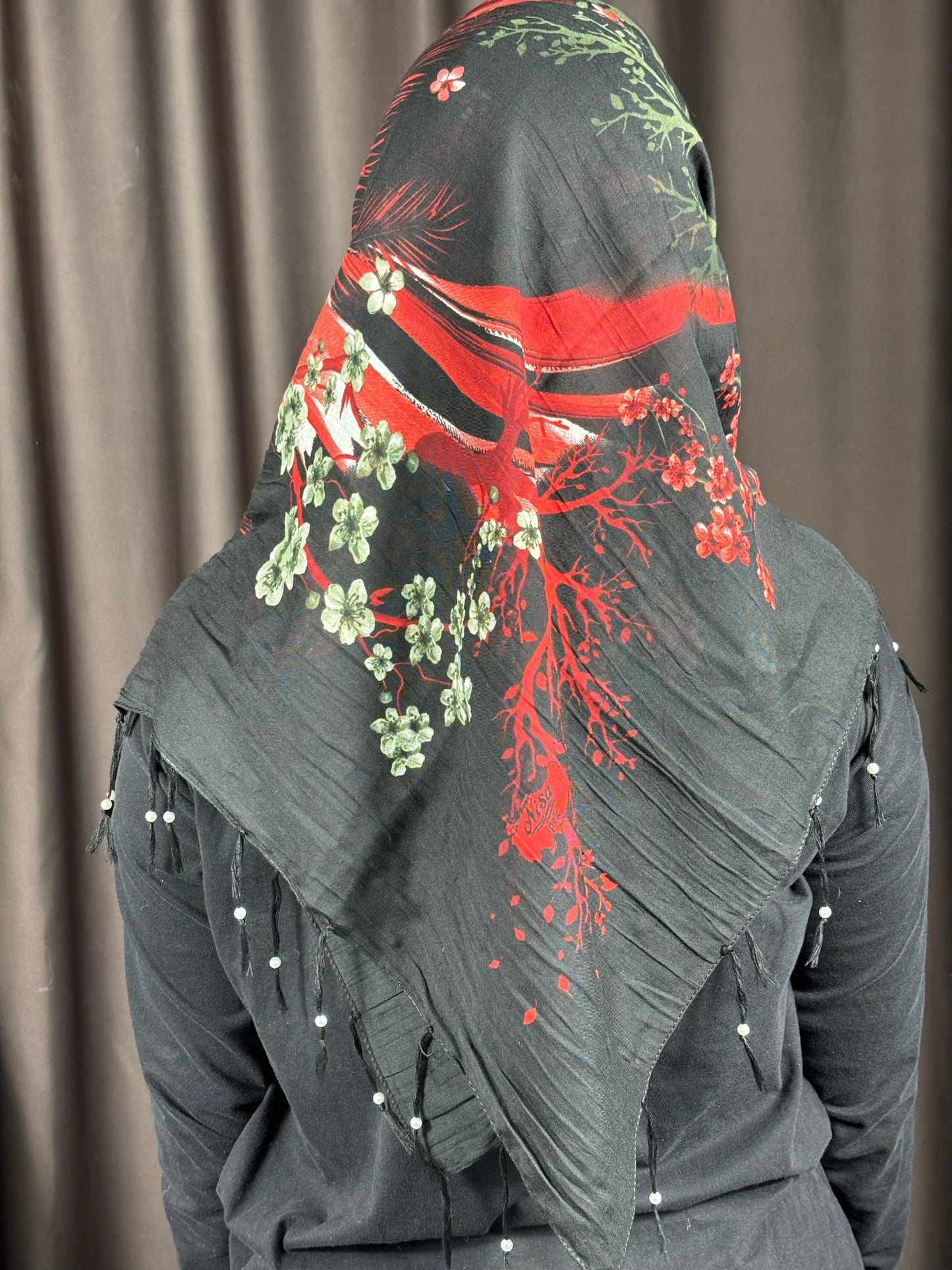 Siyah Kırmızı Çiçek Desenli Pamuklu Yazma