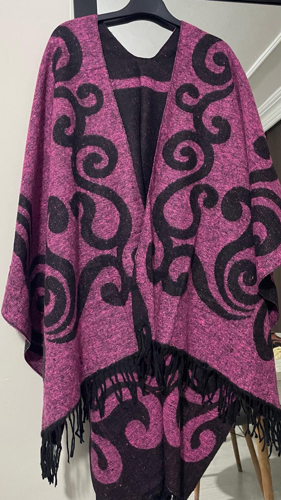 Pembe Çift Taraflı Yünlü Desenli Kadın Panço