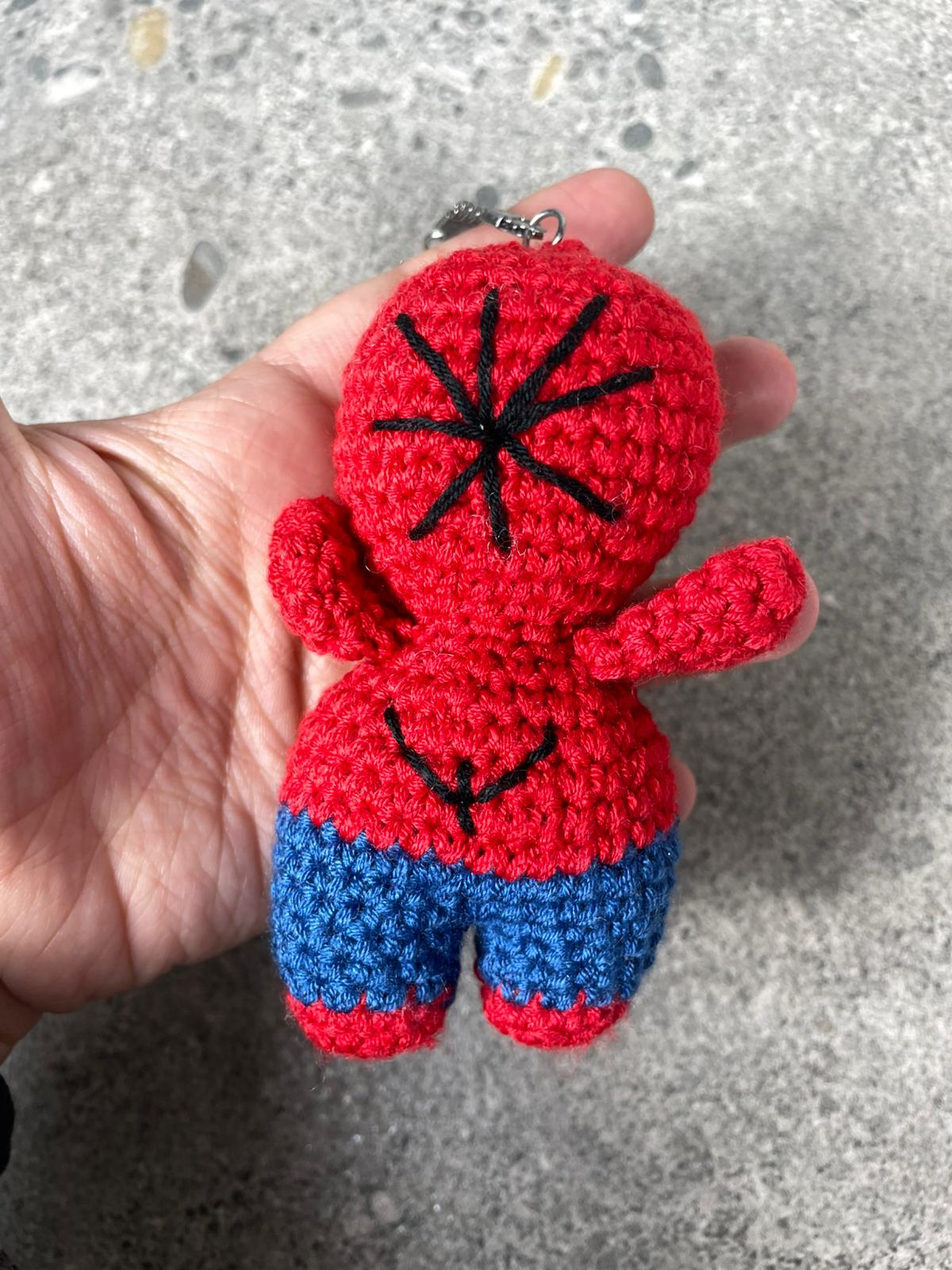 Amigurumi Örümcek Adam Anahtarlık