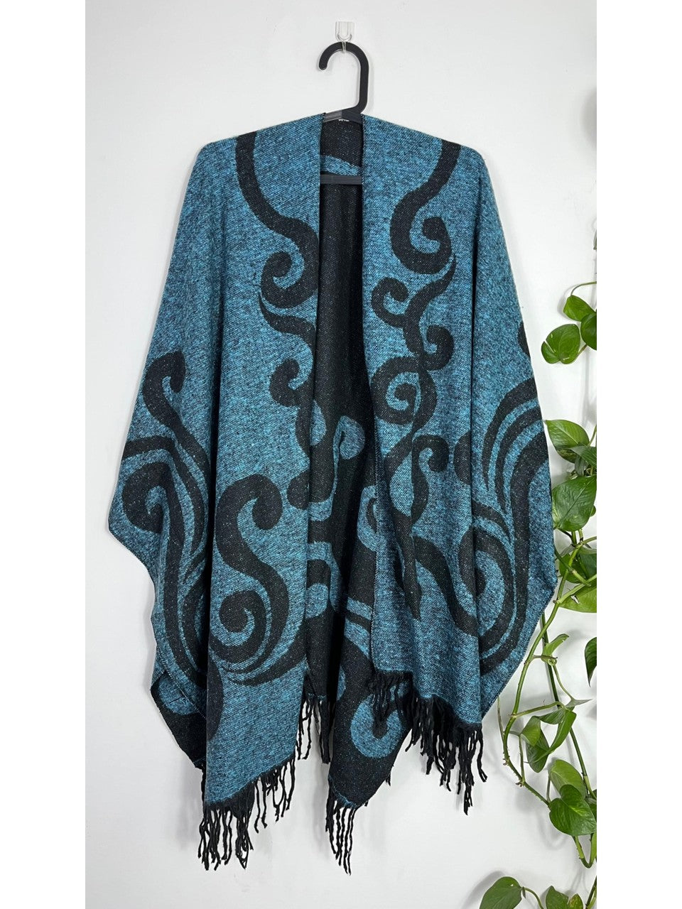 Kadın Çift Taraflı Salaş Panço– Kalın, Sıcak Tutucu ve İki Renkli Kışlık Omuz Şalı