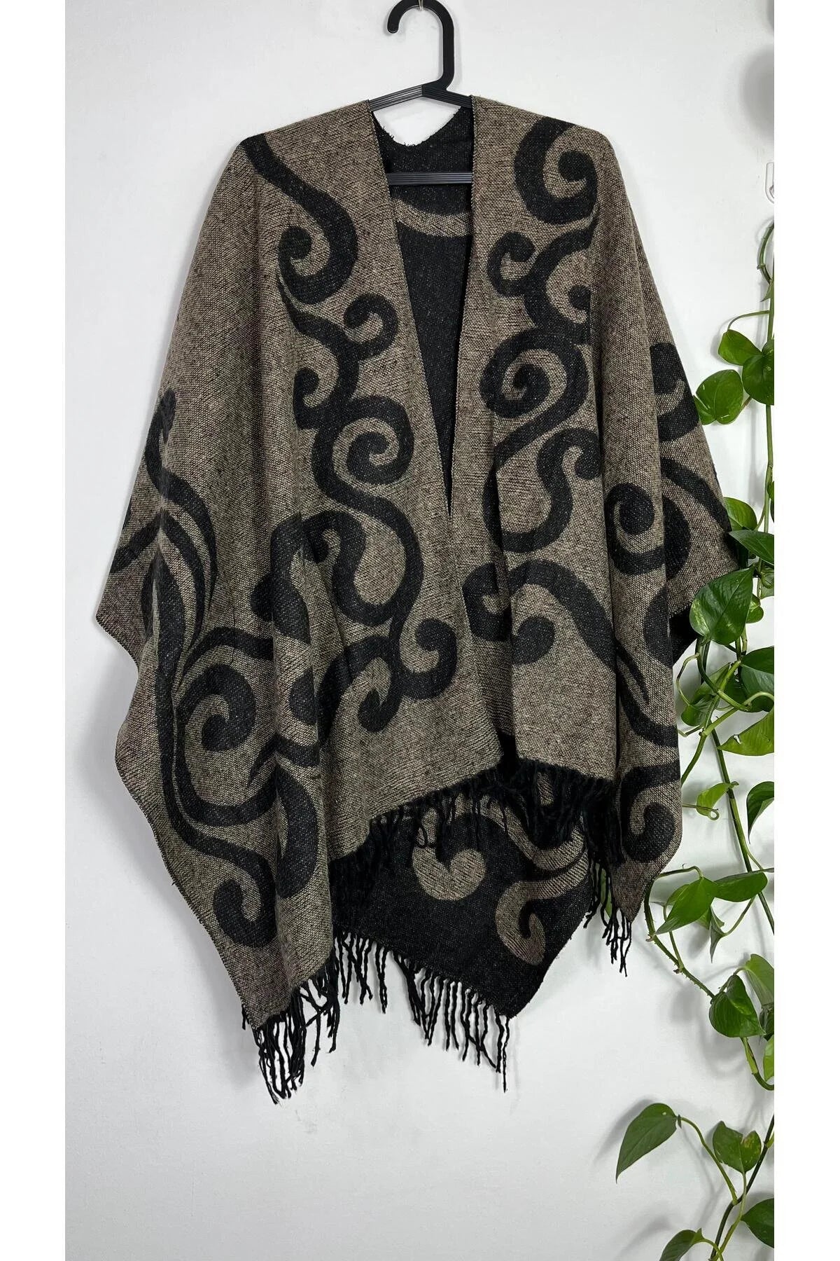 Kahverengi Çift Taraflı Yünlü Desenli Kadın Panço