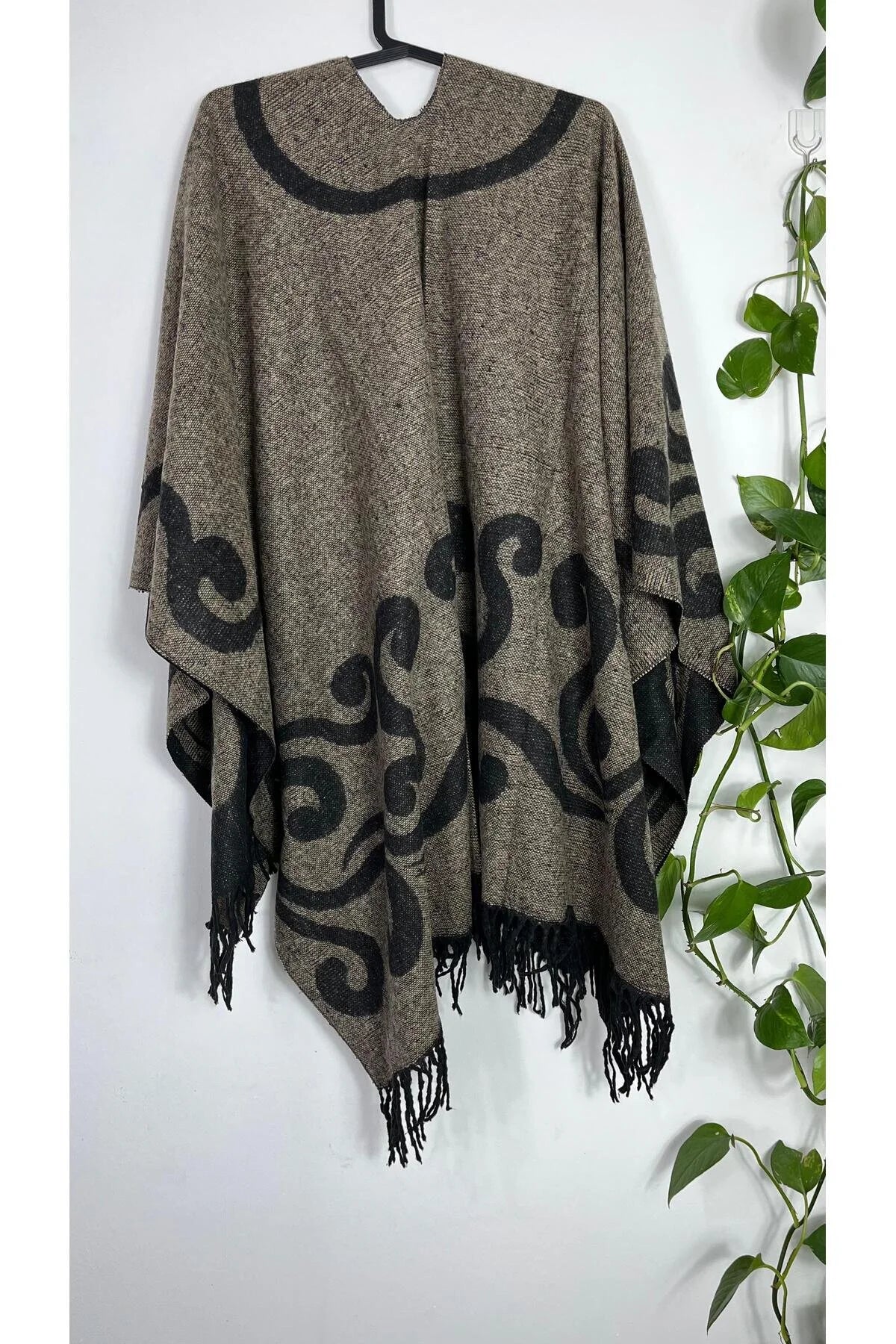 Kahverengi Çift Taraflı Yünlü Desenli Kadın Panço