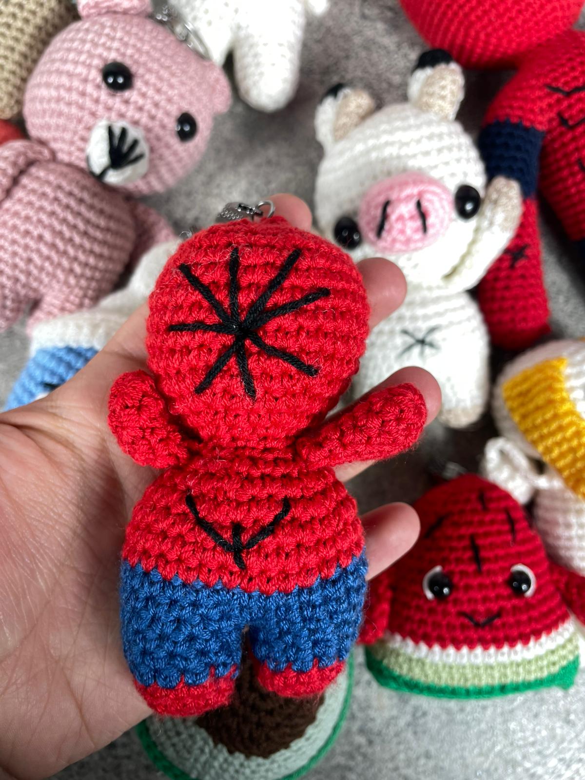 Amigurumi Örümcek Adam Anahtarlık