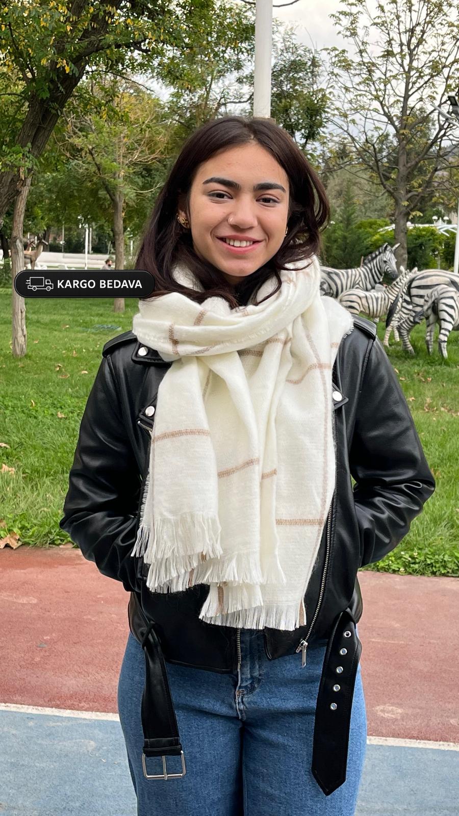 Yumuşak Dokulu Desenli Kışlık Şal