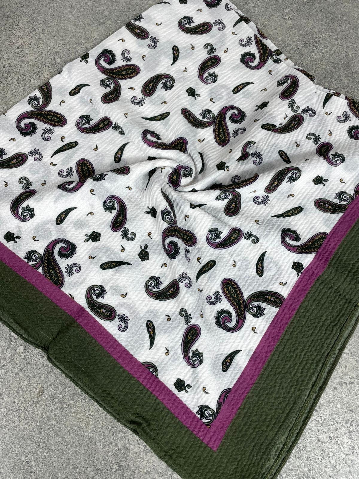 Kraş Dokulu Beyaz Zemin Paisley Desenli Yazma