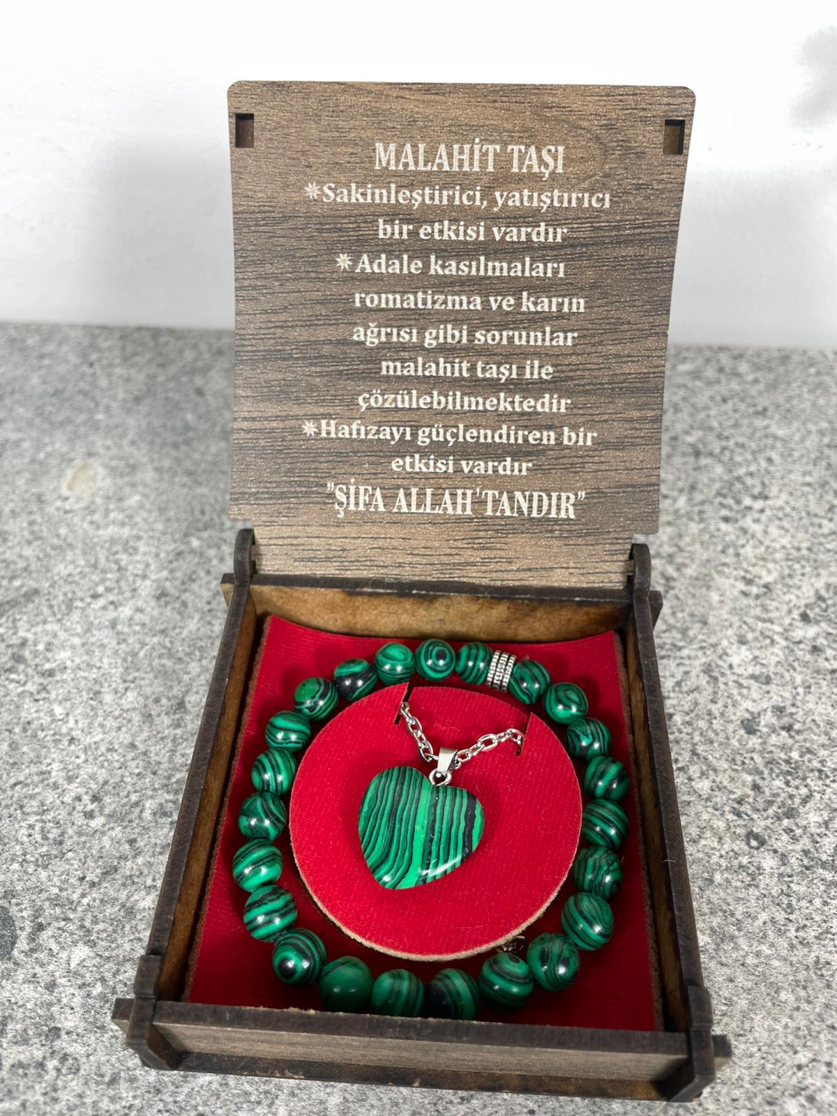Malahit Taşı Kolye & Bileklik Seti – Özel Ahşap Kutulu