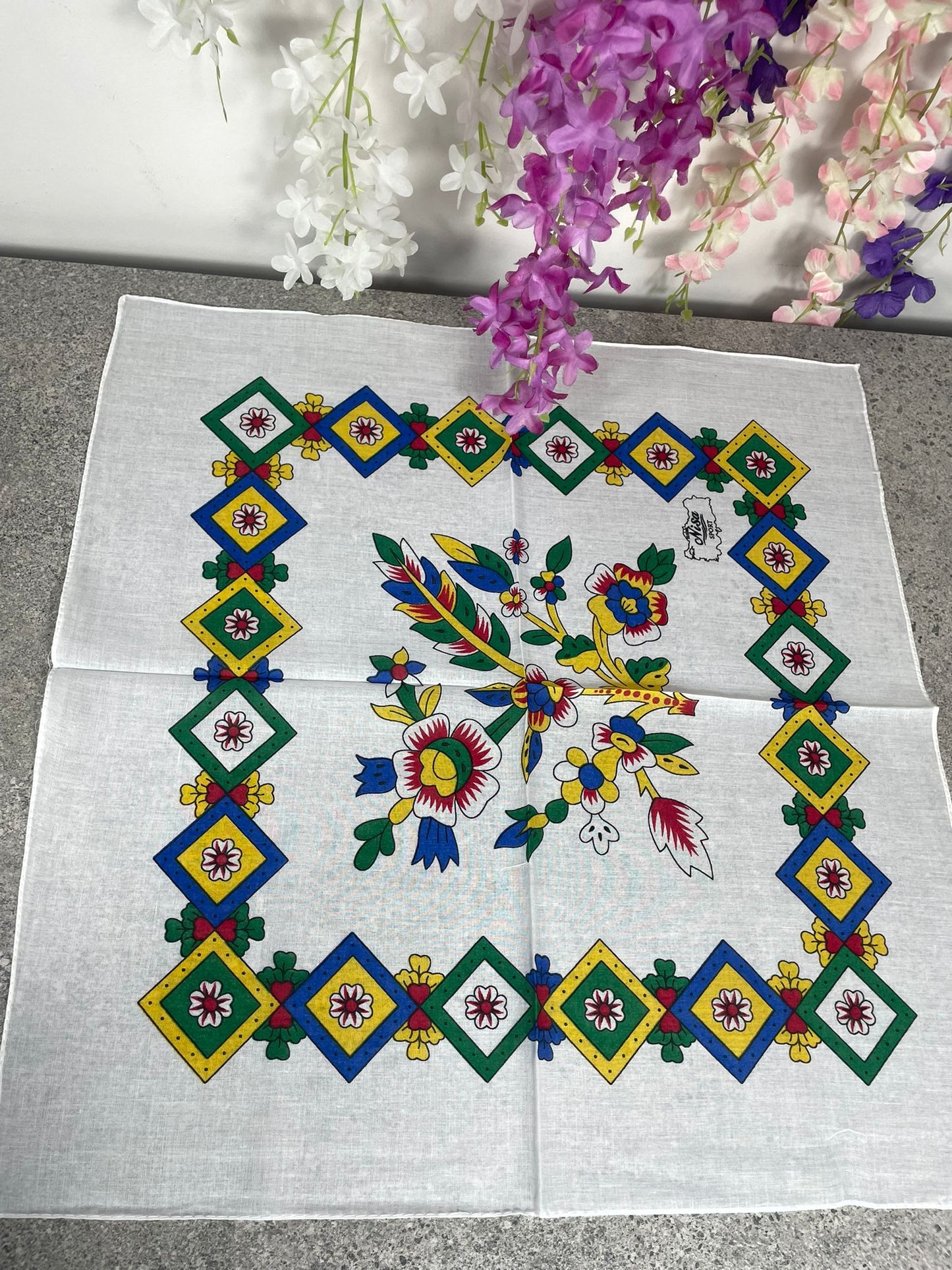 Beyaz Çengelköy Desen Bandana – 55×55 cm