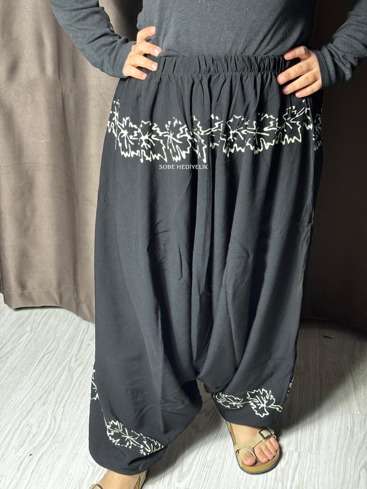 Siyah Yaprak Baskılı Şalvar Pantolon