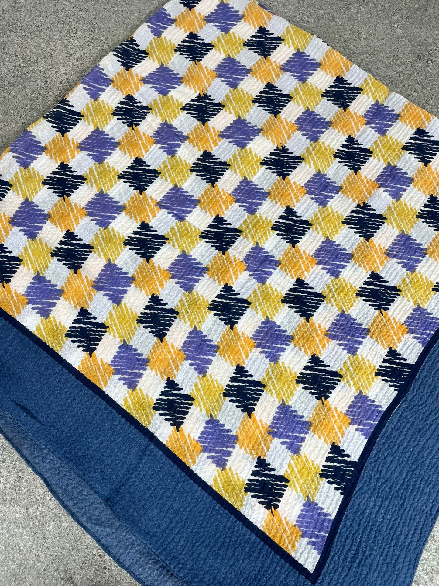 Renkli Kraş Dokulu Geometrik Desenli Yazma