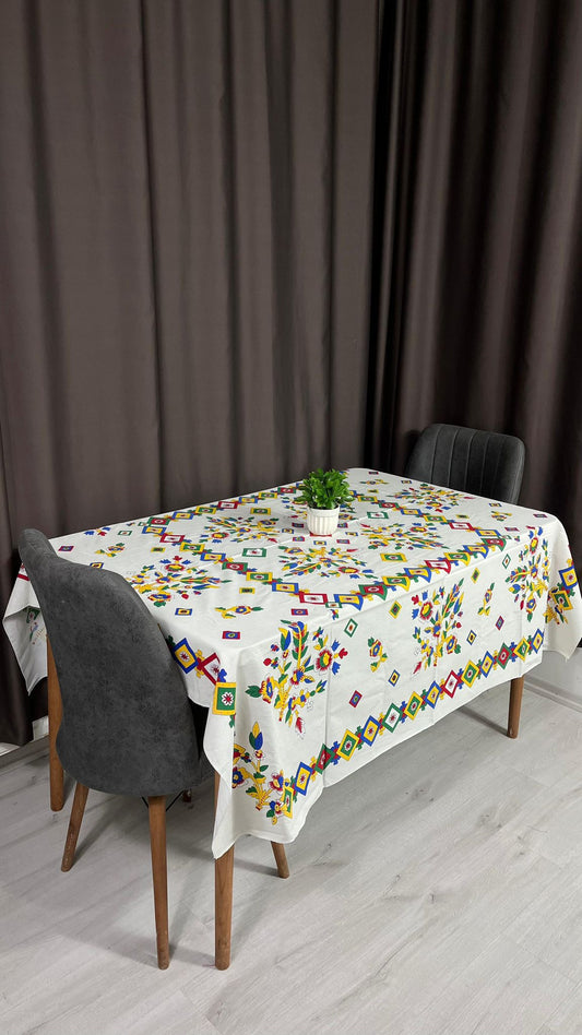 Yöresel Tokat Çiçek Desenli 170x170 Kare Masa Örtüsü - Beyaz