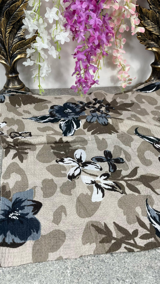 Bej Zeminli Kahverengi Çiçek Desenli Pamuklu Yazma – 100x100 cm Eşarp | Yumuşak ve Nefes Alan Kumaş
