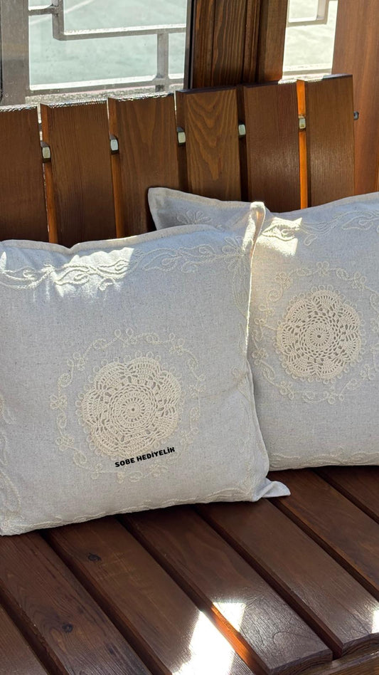 Keten 2Li Kırlent Kılıfı 40x40 cm – Dantelli & Örgü Detaylı Dekoratif Yastık Kılıfı