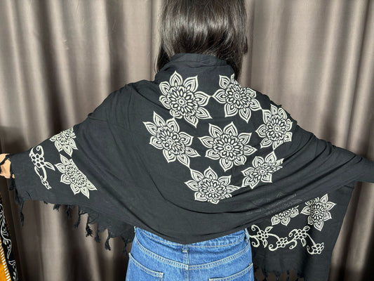 Siyah Çiçek Baskılı Pamuklu Şal