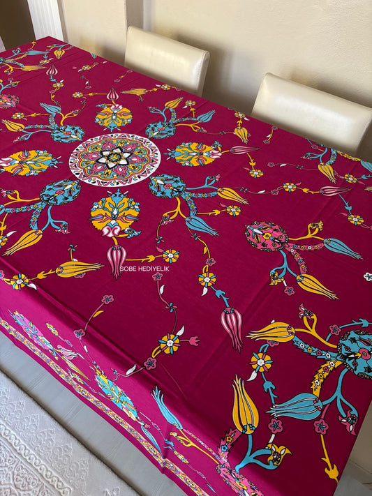 Fuşya Desenli Dikdörtgen Masa Örtüsü – 230×175 cm