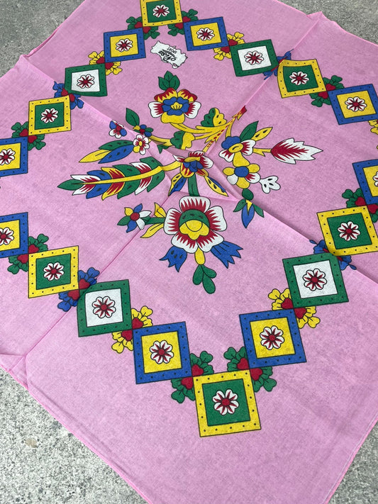 Pembe Çengelköy Desen Bandana – 55×55 cm