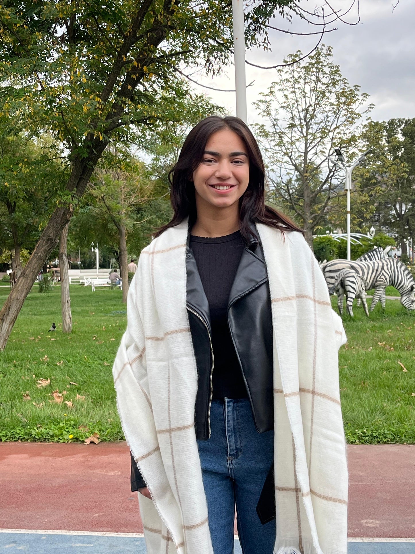 Yumuşak Dokulu Desenli Kışlık Şal