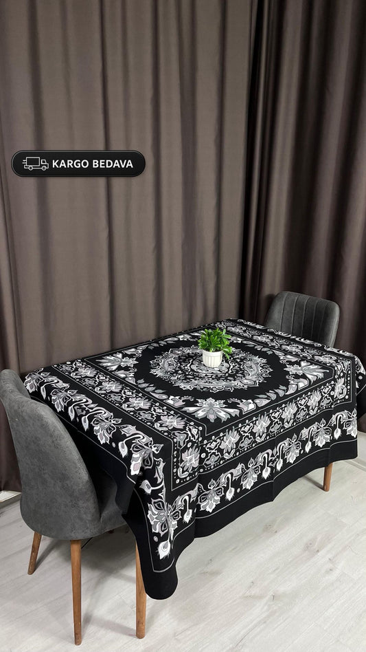 Siyah Beyaz Desenli 170x170 Kare Masa Örtüsü