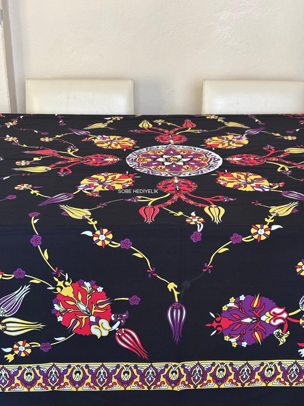 Siyah Etnik Motifli Dikdörtgen Masa Örtüsü – 230×175 cm