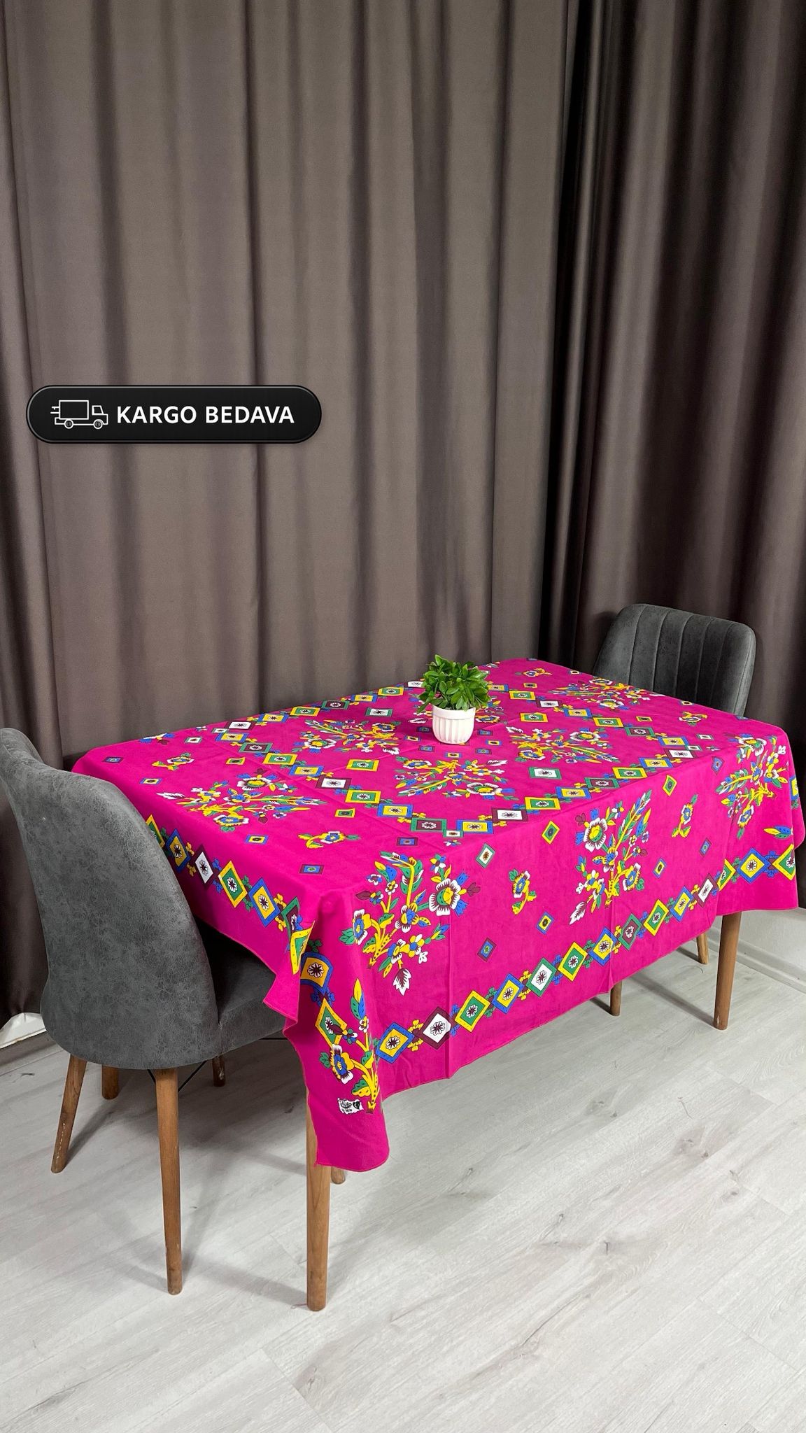 Yöresel Çiçek Desenli 170x170 Kare Masa Örtüsü - Pembe