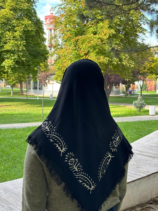 Siyah Desenli Pamuklu Eşarp