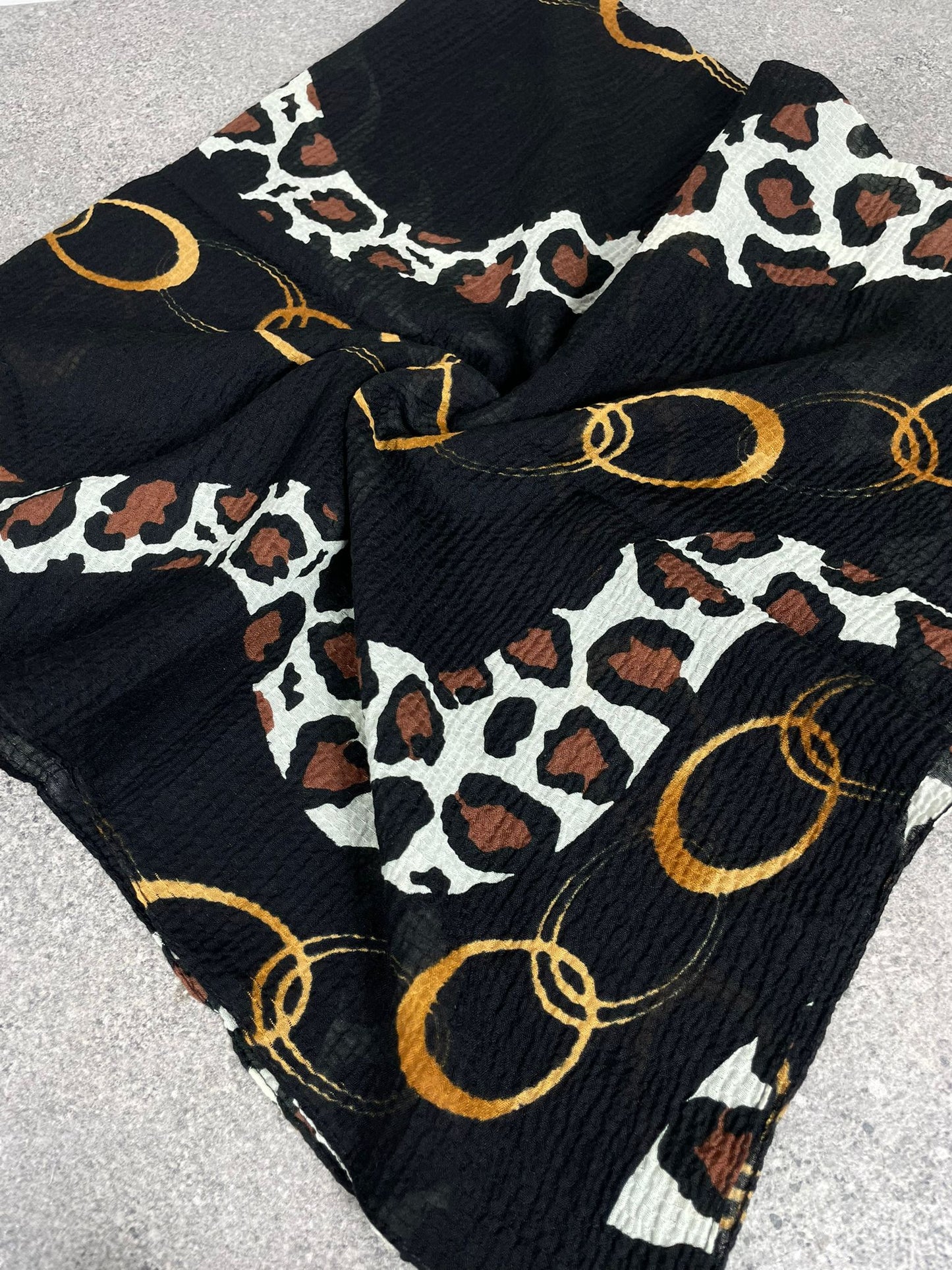 Siyah Leopar Desenli Kraş Dokulu Yazma