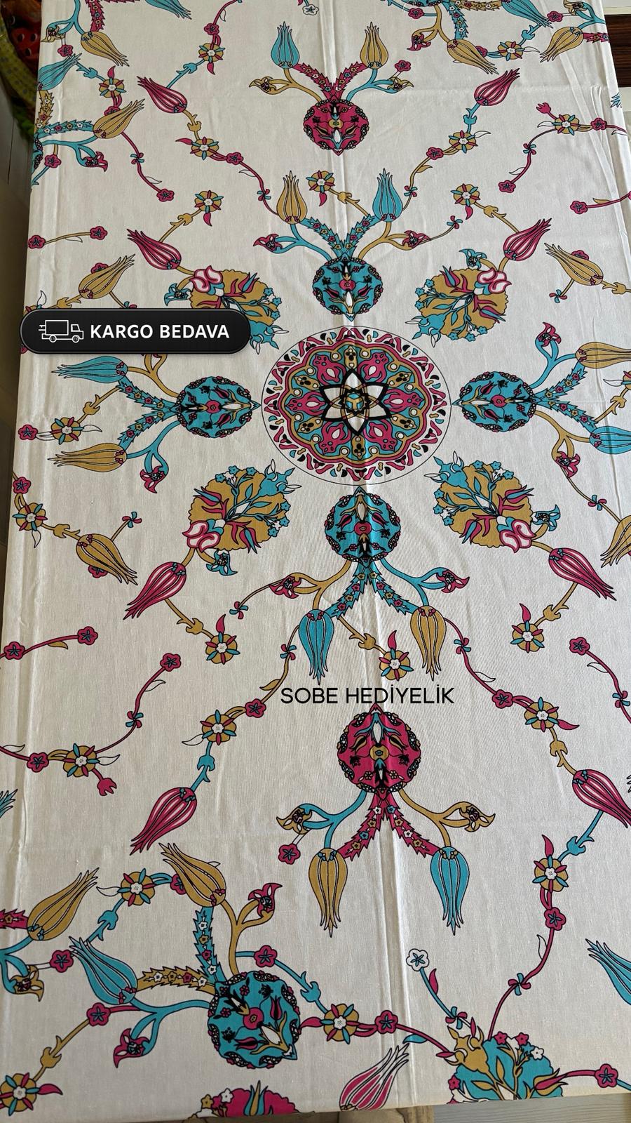 Beyaz Desenli Dikdörtgen Masa Örtüsü – 230×175 cm