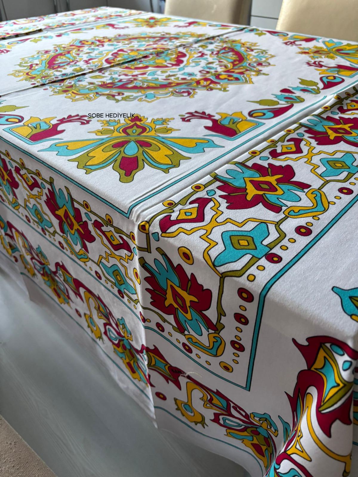 Etnik Desenli 170x170 Kare Masa Örtüsü – Canlı Renkli Kolay Temizlenebilir Kumaş