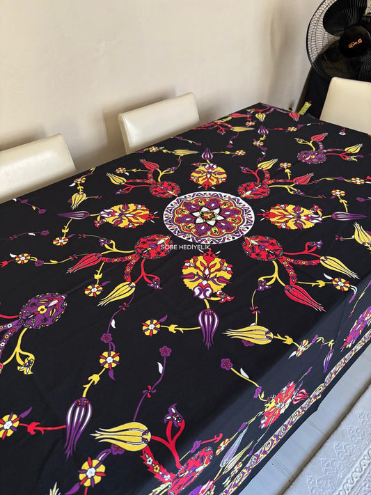 Siyah Etnik Motifli Dikdörtgen Masa Örtüsü – 230×175 cm