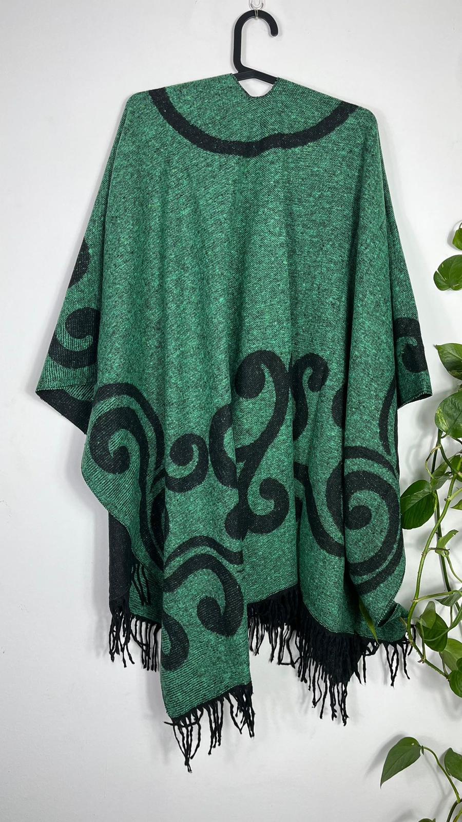 Yeşil Çift Taraflı Yünlü Kadın Panço