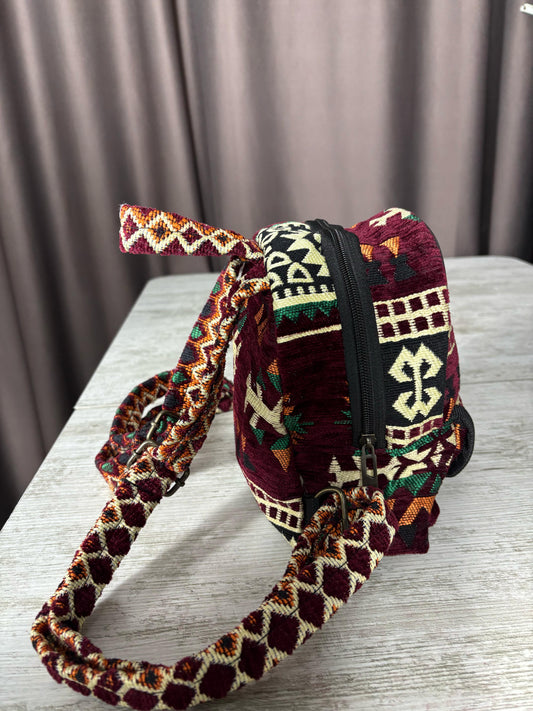 Etnik Desenli Mini Sırt Çantası – Kilim Dokuma