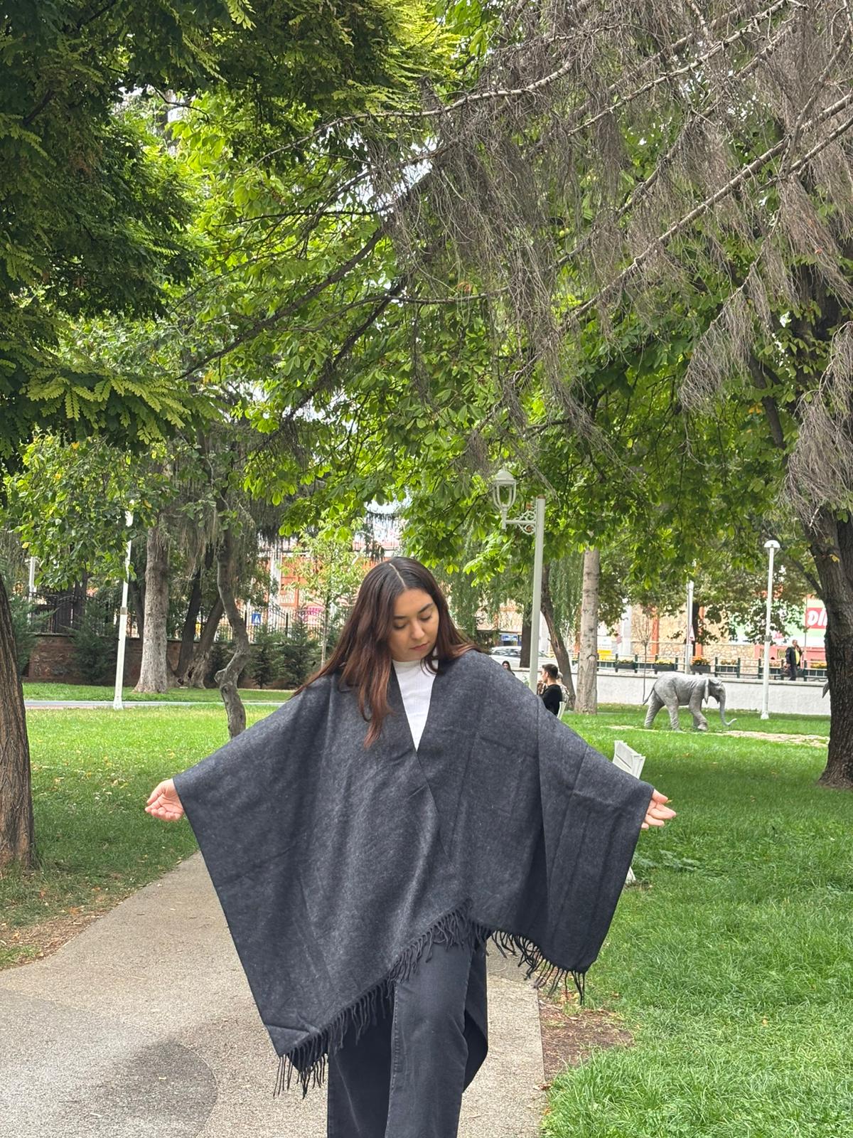 Yünlü Kumaş Kadın Panço