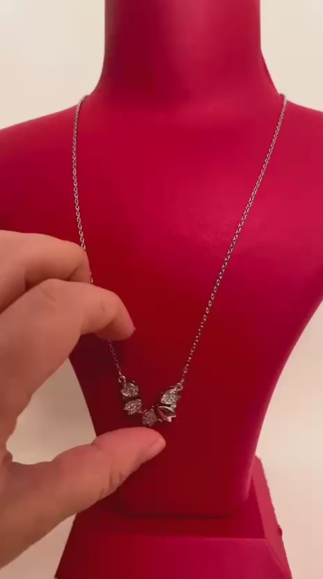 Mıknatıslı Açılır Kapanır Çiçek Kolye – Kadife Hediye Kutulu