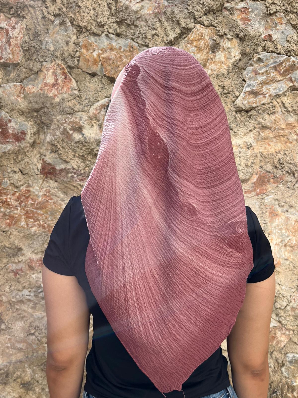 Gül Kurusu Desenli Yazma Kraş Dokulu