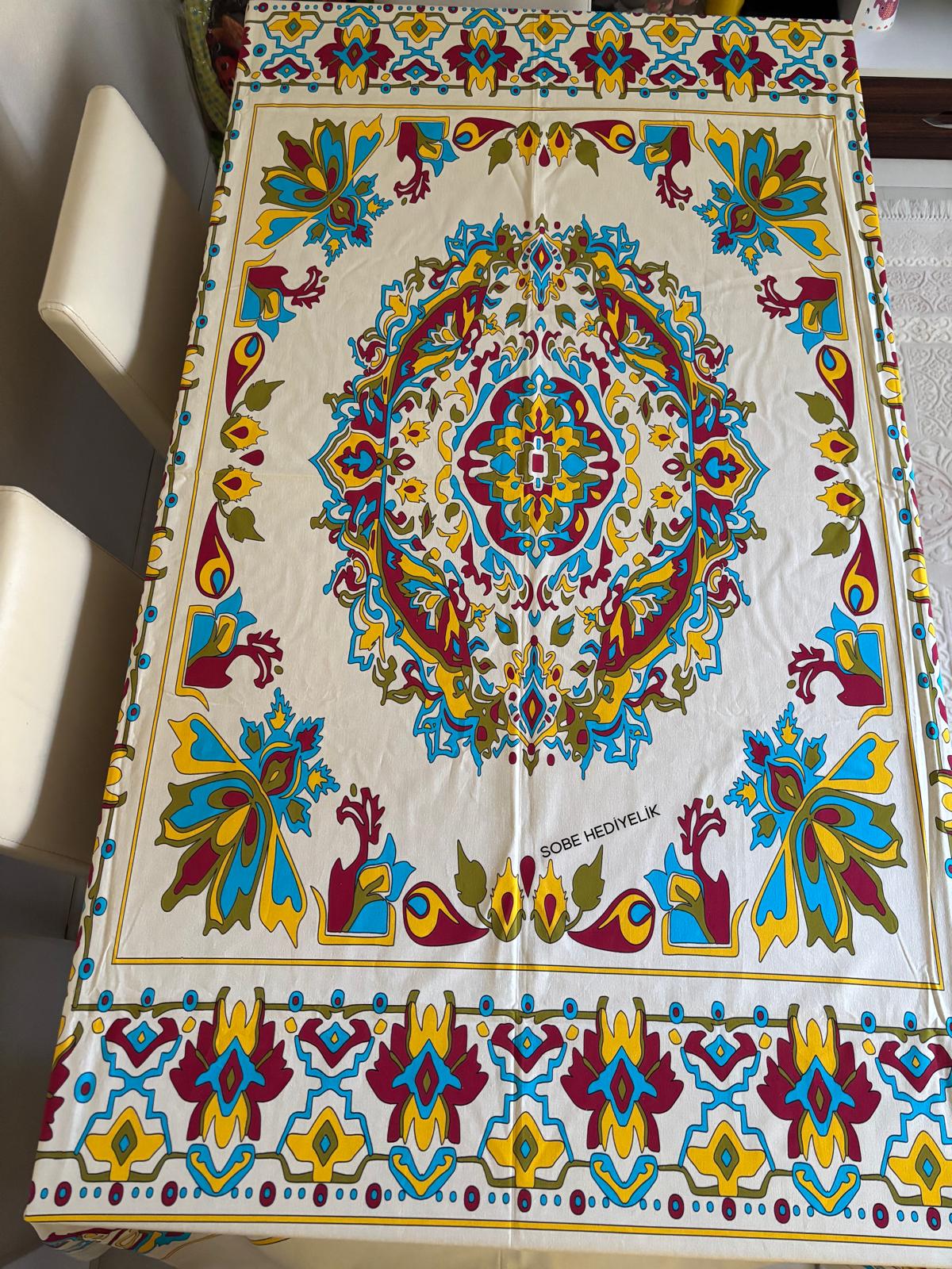 Krem Etnik Motifli Dikdörtgen Masa Örtüsü – 230×175 cm