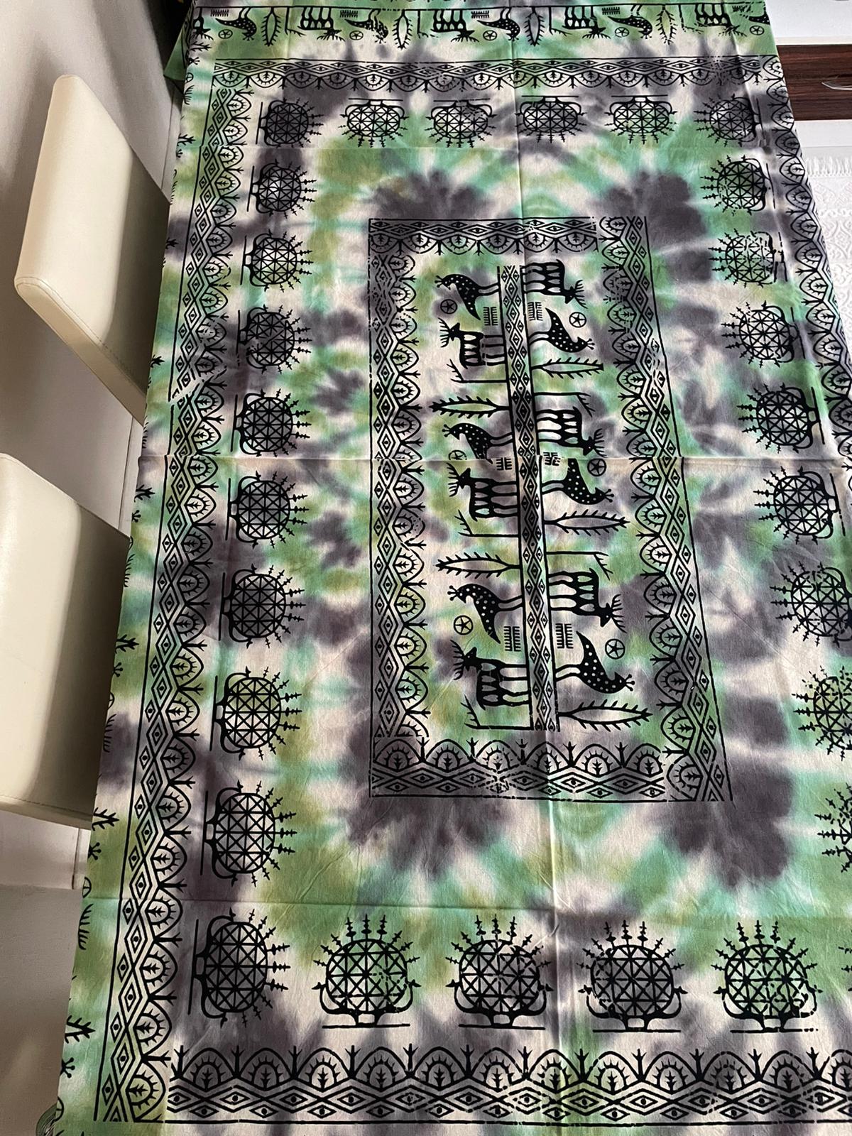 Batik Etnik Desenli Dikdörtgen Masa Örtüsü 220x150 cm