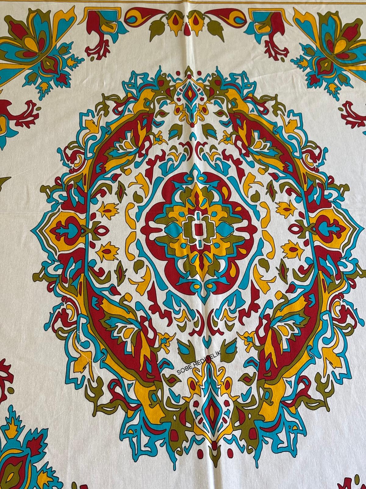 Beyaz Etnik Motifli Dikdörtgen Masa Örtüsü – 230×175 cm