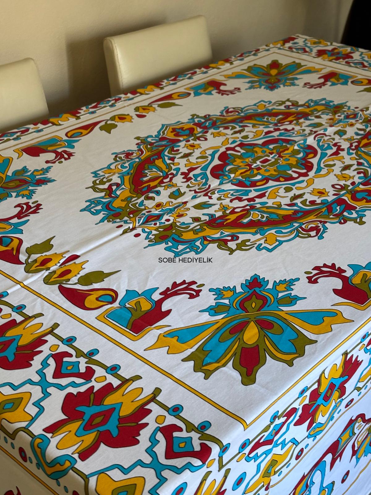 Beyaz Etnik Motifli Dikdörtgen Masa Örtüsü – 230×175 cm
