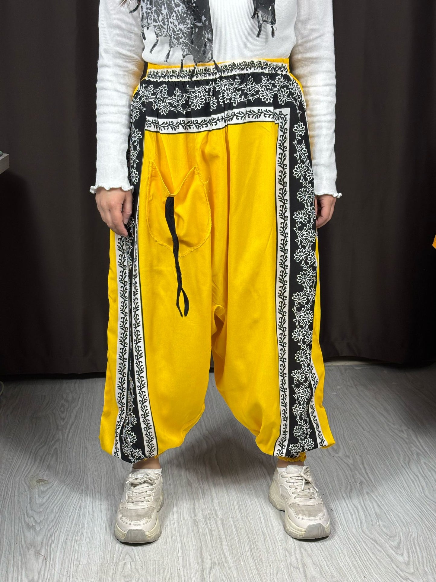 Etnik Desenli Rahat Kesim Şalvar - Sarı