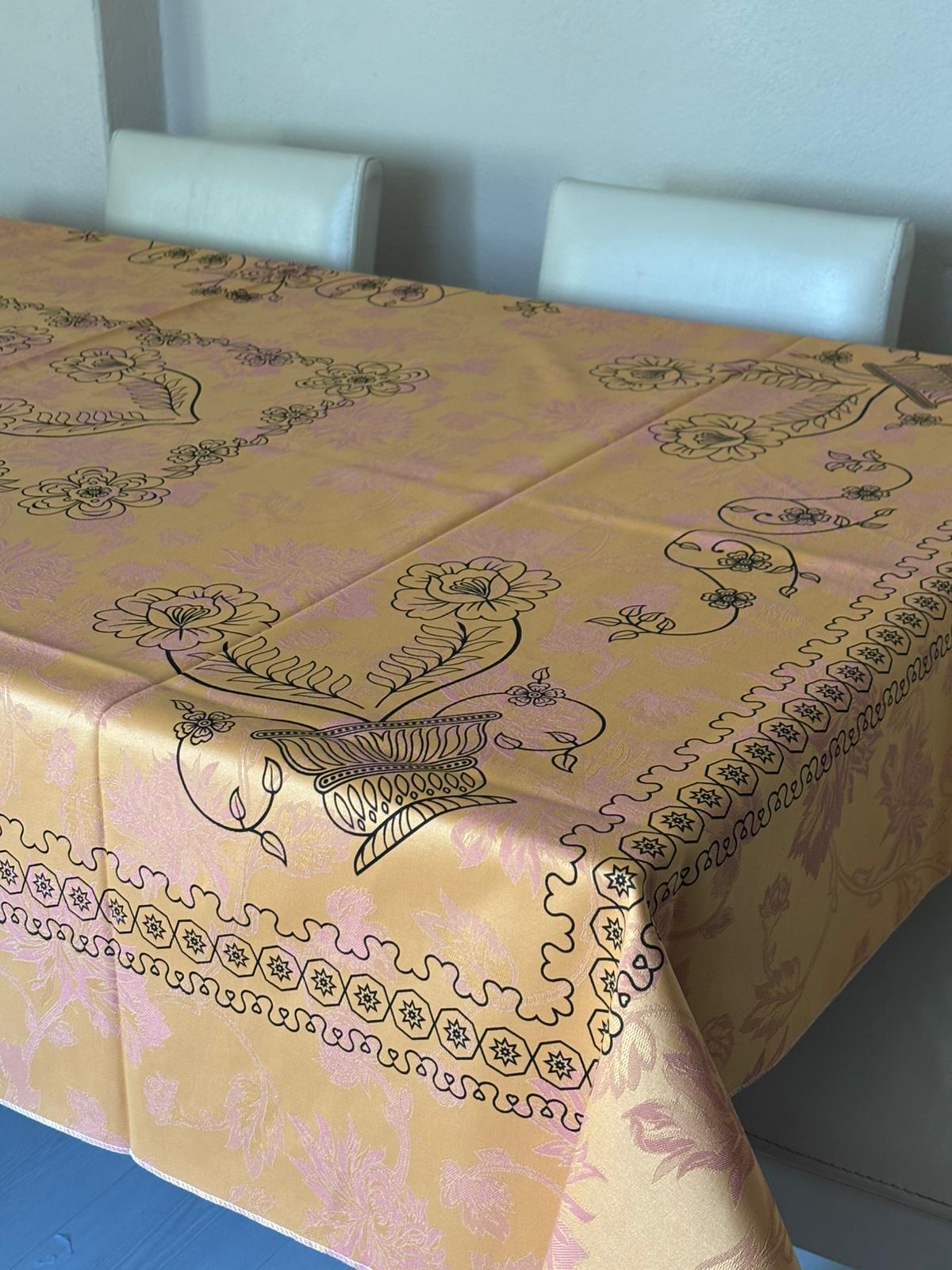 Çiçek Desenli  Dikdörtgen Masa Örtüsü 220x150 cm